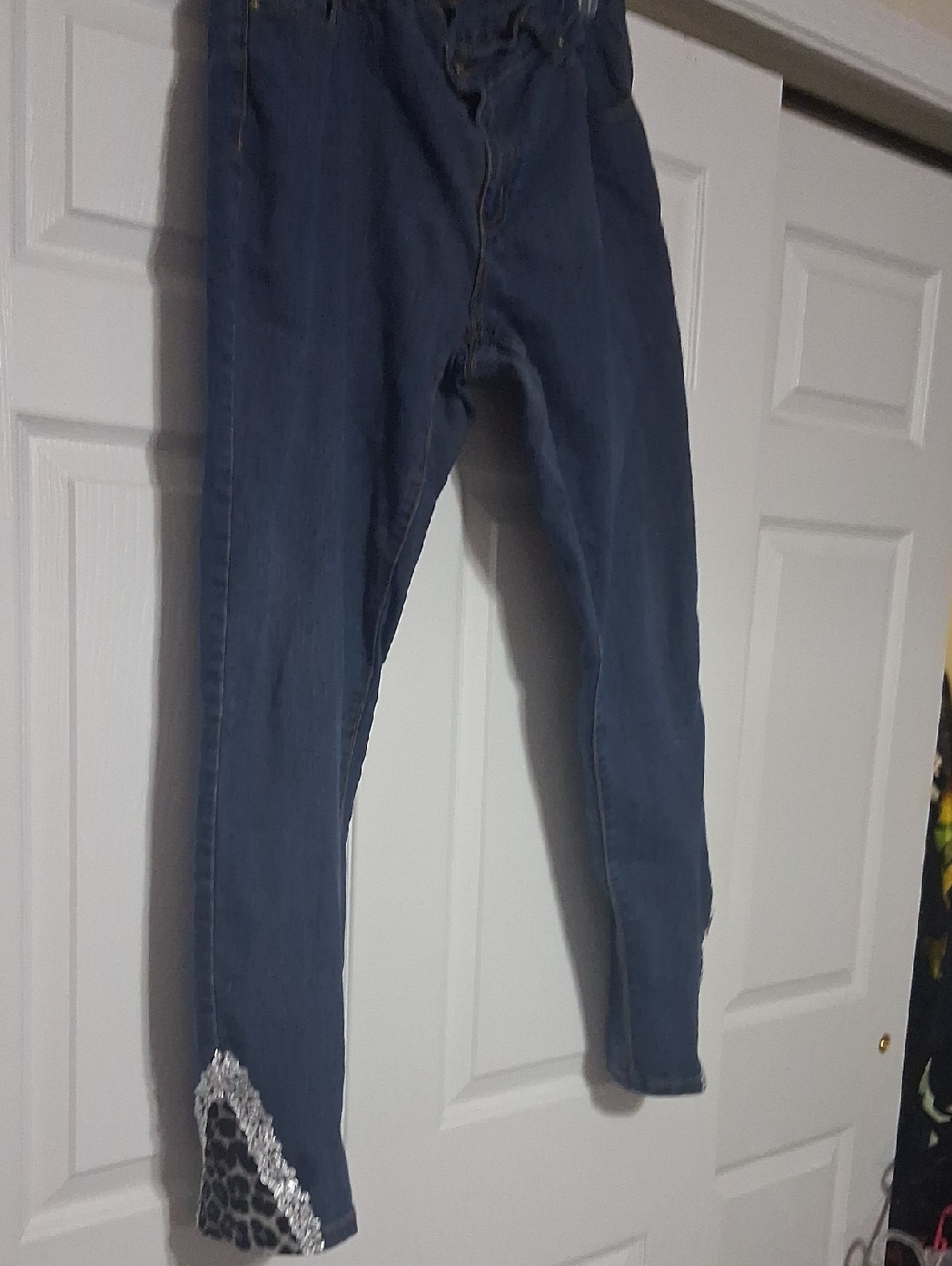 Blue Women's Jeans with Decorative Hem Sz 20 Lots Of Stretch.$25
